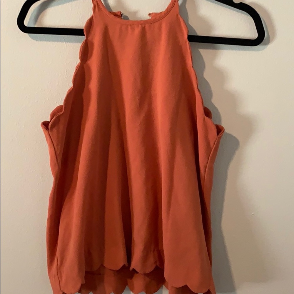 Scalloped top